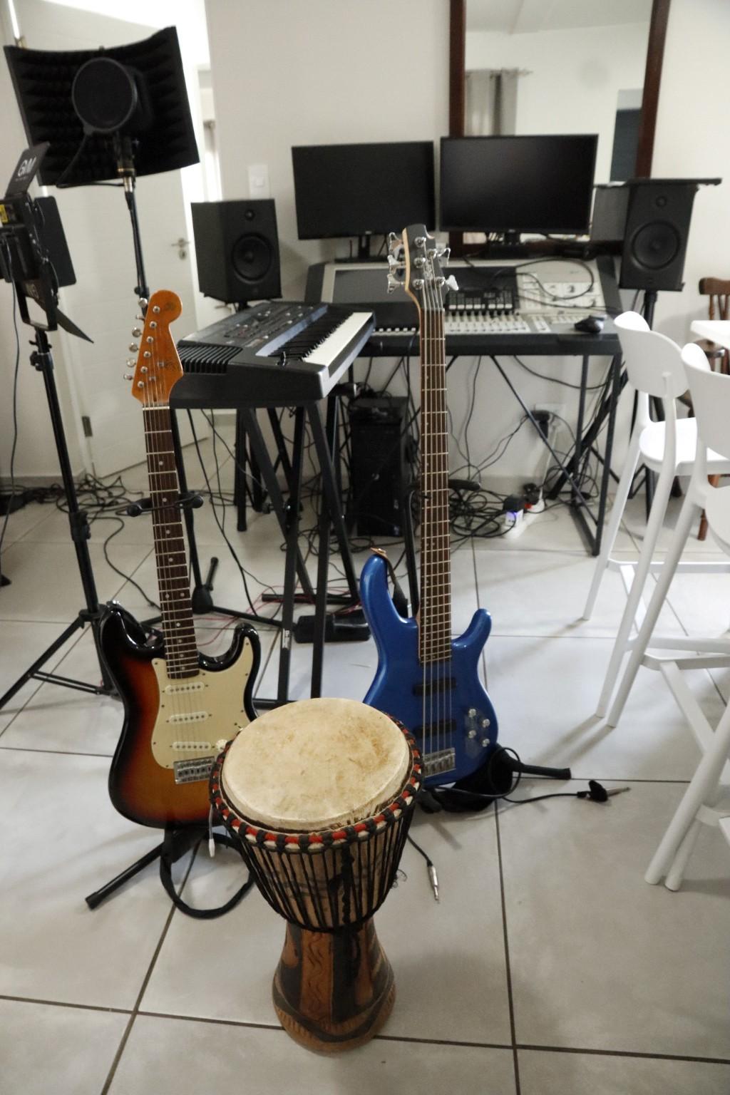 SM Studio Live Band & Music Recording Performance